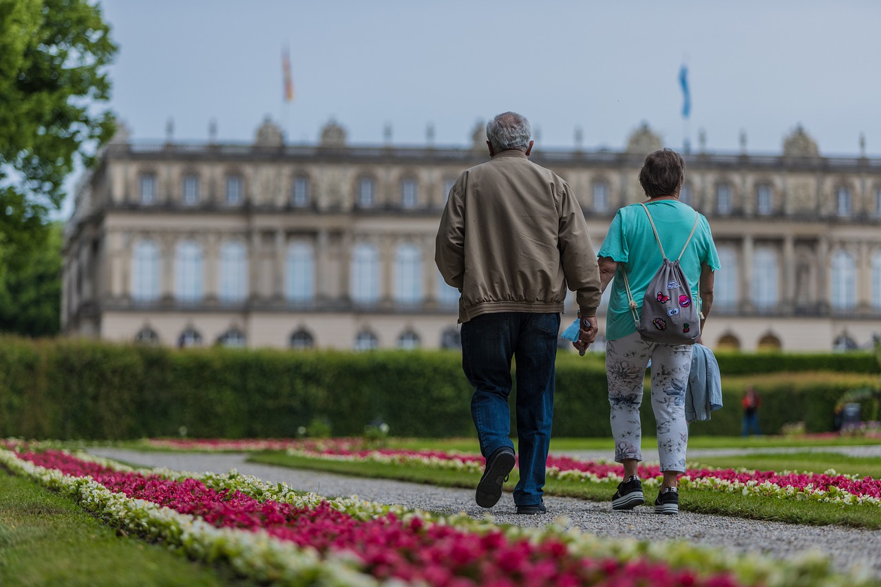 Old Couple Retirement Walk Senior  - Erich_rg / Pixabay