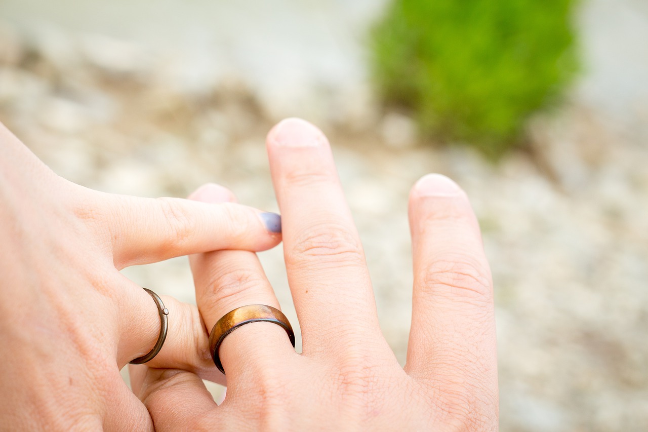 Rings Hands Couple Marriage  - zapCulture / Pixabay